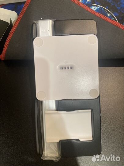 Подставка для наушников NEW BEE, белая