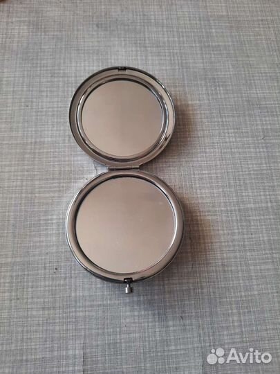 Зеркало для макияжа