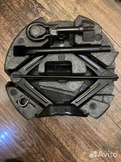 Домкрат на Форд-Фокус III