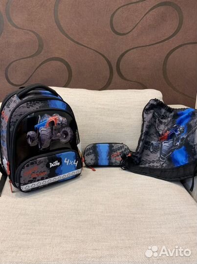 Школьный ранец