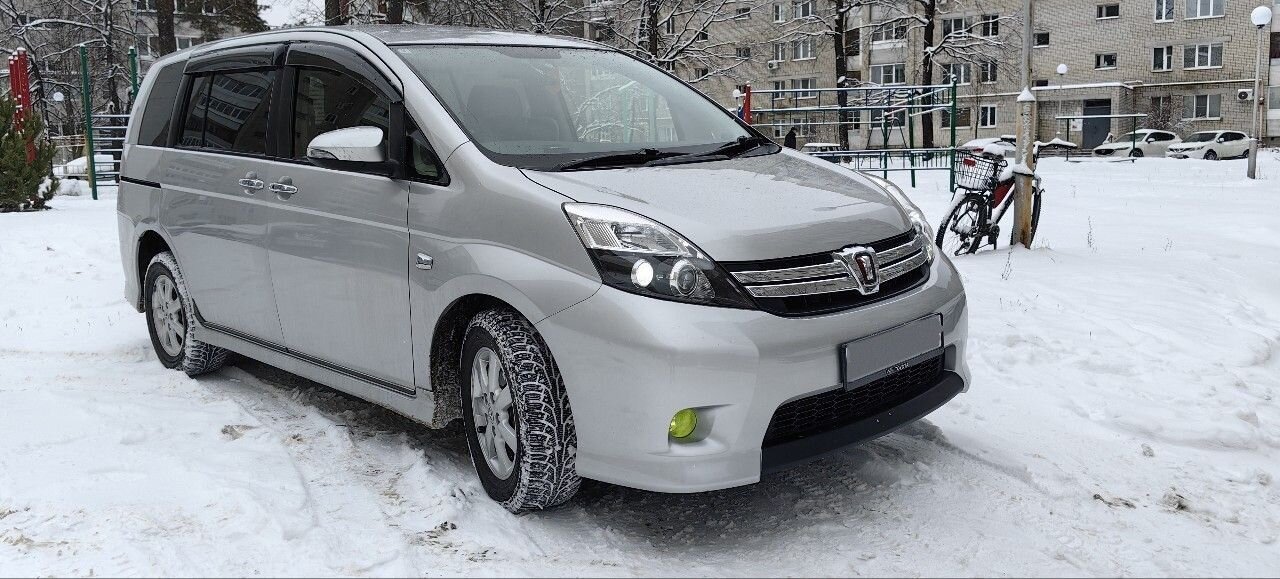 Toyota Isis: фото из отзыва