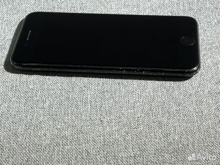 iPhone SE (2020), 64 ГБ