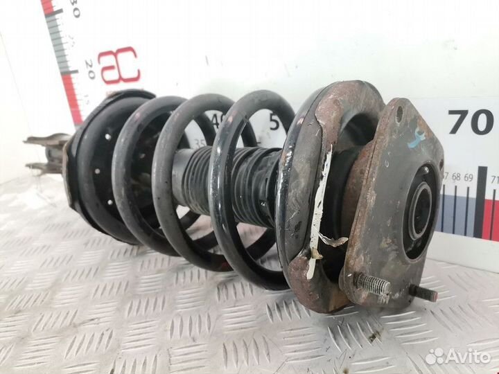 Стойка передняя правая Kia Carnival (Sedona) 1