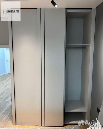 Шкаф с антресолью