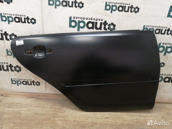Дверь задняя правая 67113-33060 Toyota Camry