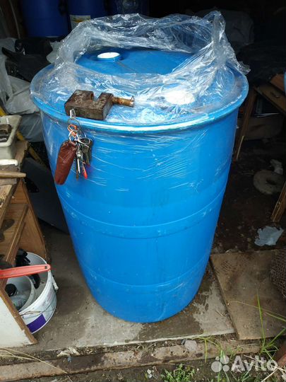 Бочка пластиковая бу 227л
