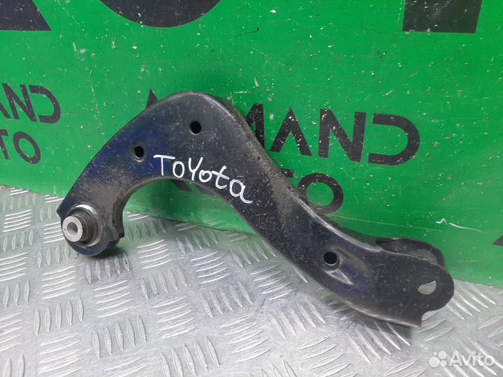 Рычаг подвески верхний задний правый Toyota Camry
