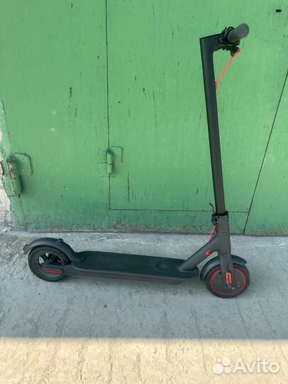 Продам самокат Xiaomi M365 pro