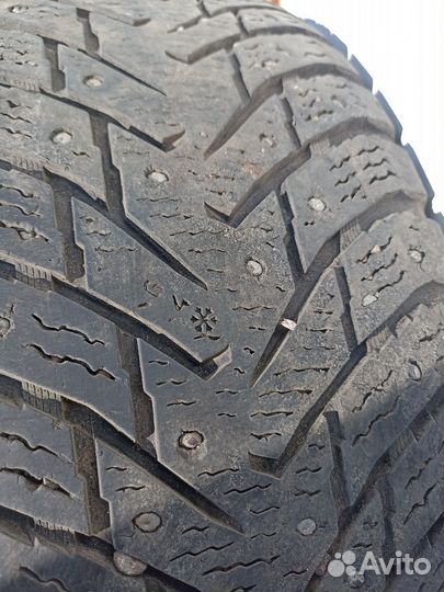 Nokian Tyres Hakkapeliitta 8 SUV 215/65 R16 102T