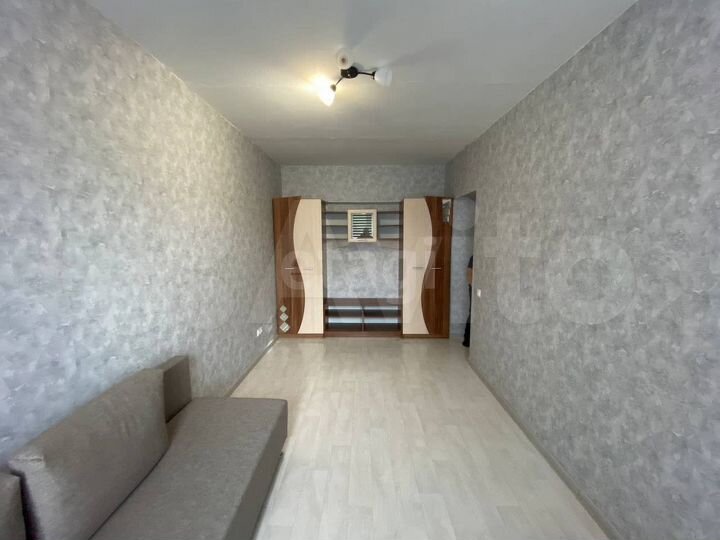 2-к. квартира, 43 м², 3/9 эт.