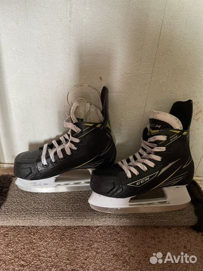 Коньки хоккейные ссм