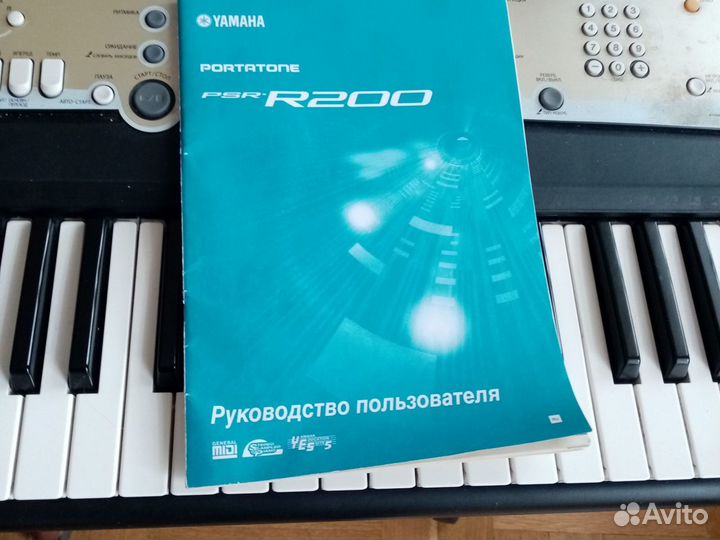 Синтезатор yamaha psr-r200