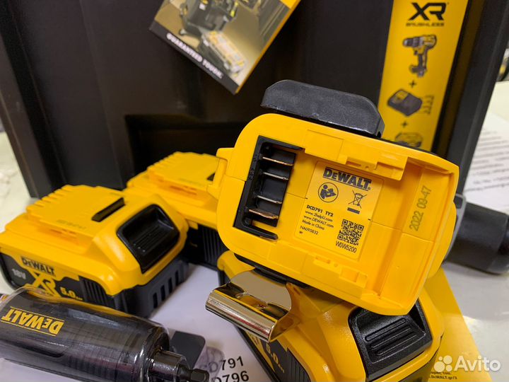 Бесщеточная дрель-шуруповерт dewalt DCD791P3A 18В