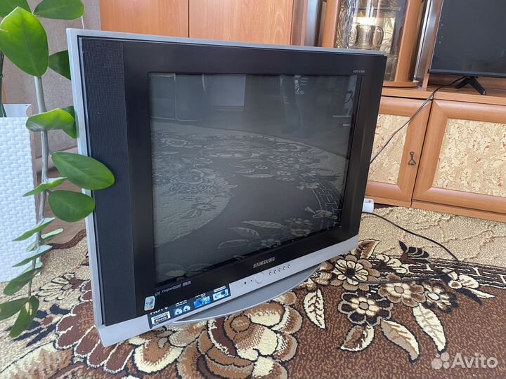 Телевизор samsung
