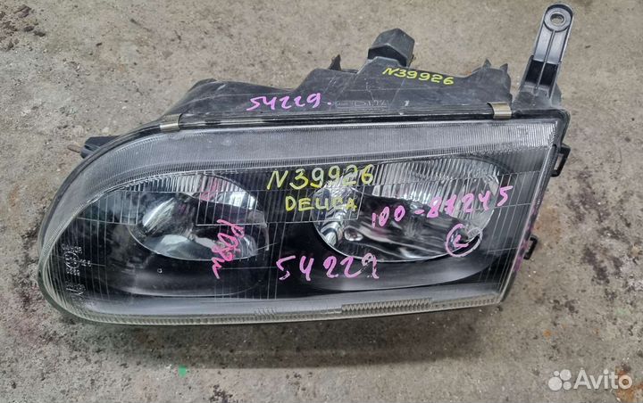 Левая фара Delica. рестайл