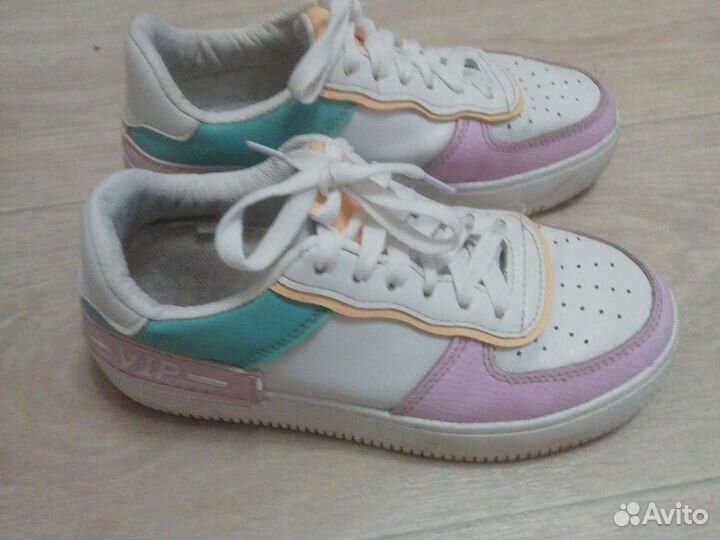 Кроссовки для девочки