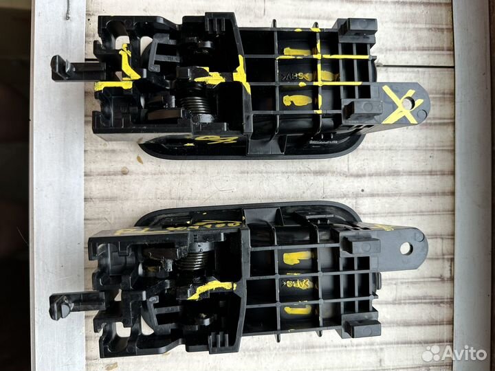 Ручки дверей внутр.прав/лев Suzuki Grand Vitara