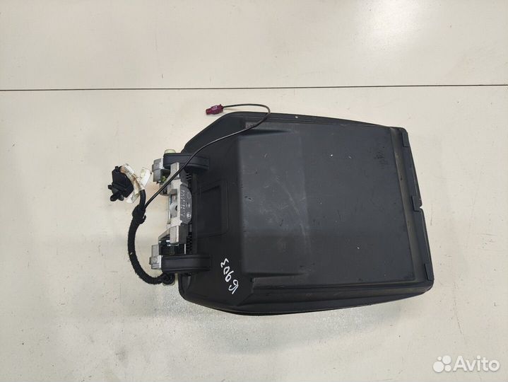 Подлокотник левый передний Audi Q7