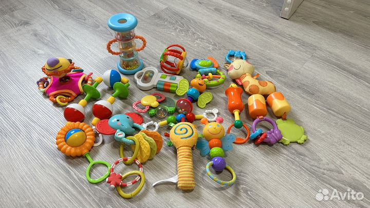 Два пакета игрушек для малышей
