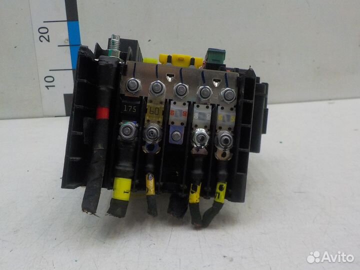 Б/У Б/У Блок предохранителей (моторный отсек)