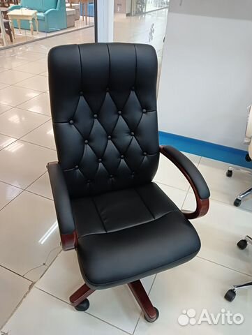 Кресло для руководителя Vonaco Wood