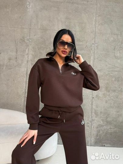 Костюм женский