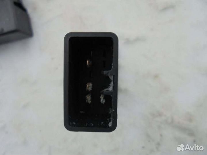 Кнопка Toyota Avensis AZT251 2AZ-FSE 2007/4