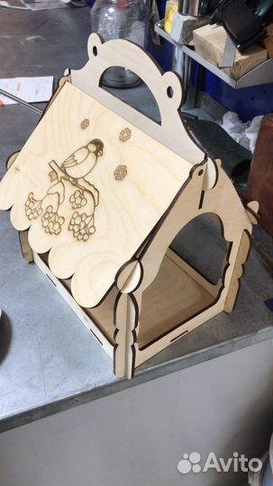 Кормушка для птиц и белок на заказ