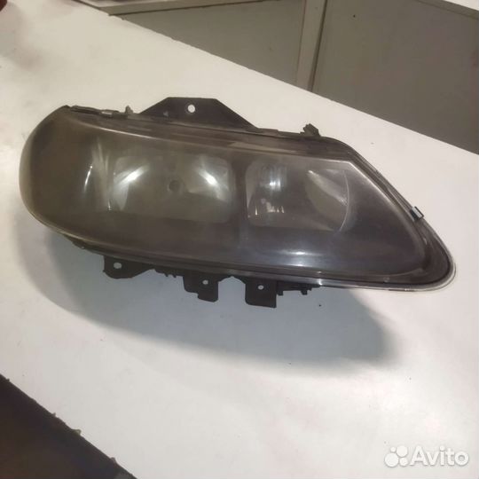 Фара правая Renault Laguna 1