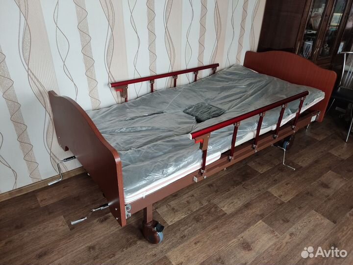 Кровать медицинская для лежачих больных