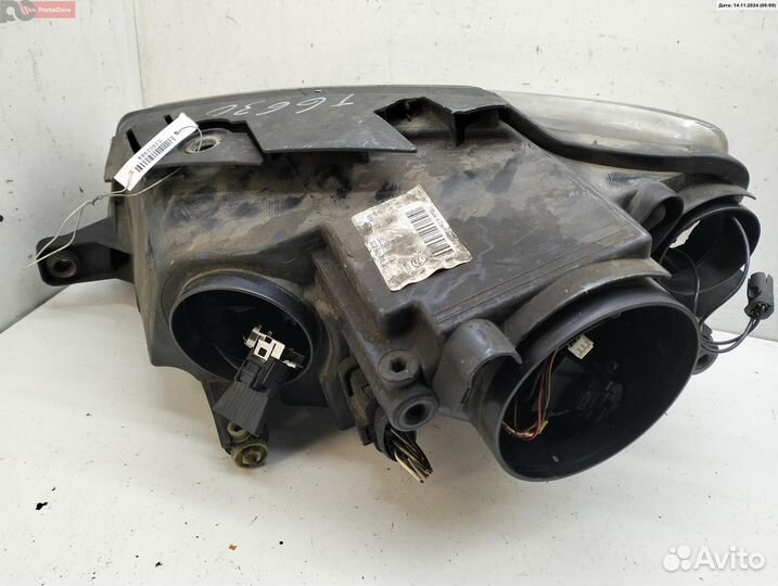 Фара правая Volkswagen Passat