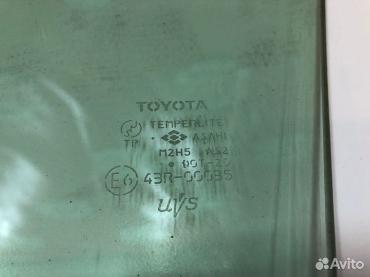 Стекло боковое переднее правое Toyota Camry ACV40
