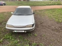 Toyota Carina 1.6 MT, 1991, битый, 300 000 км, с пробегом, цена 150 000 руб.