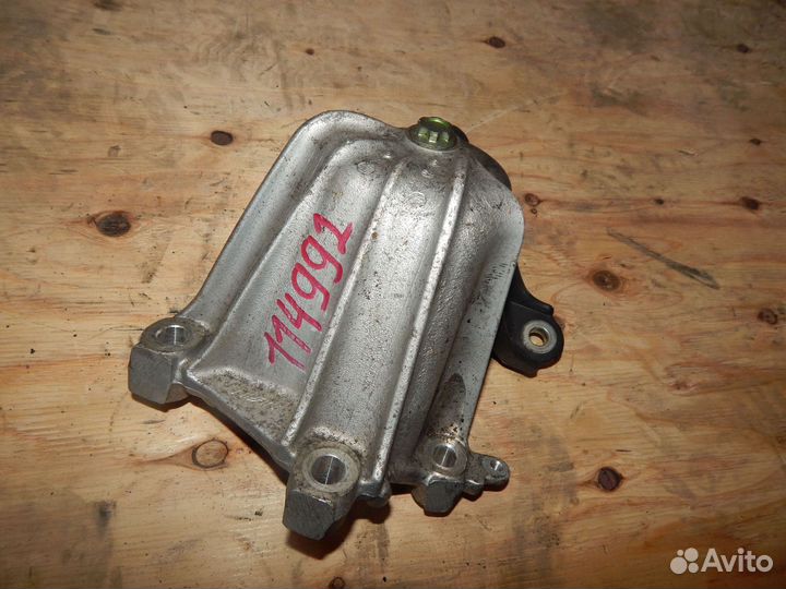 Подушка двигателя