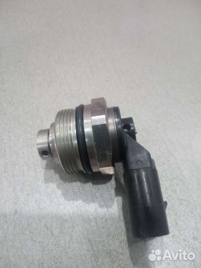 Клапан давления на тнвд 079127025C 06F127025J