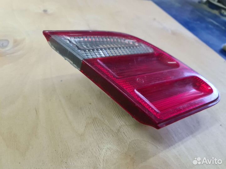 Задний внутренний фонарь левый Mercedes W210 рест