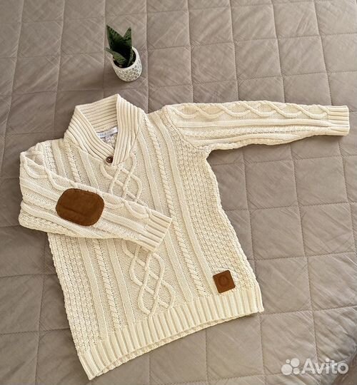 Свитер на мальчика бежевый