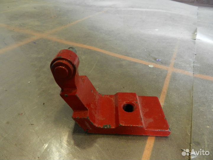 Петля двери - BMW X5 E70