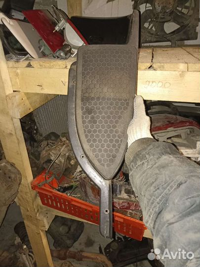 Пластик на динамик saab 9000