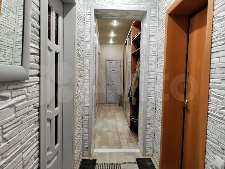 3-к. квартира, 52 м², 1/2 эт.