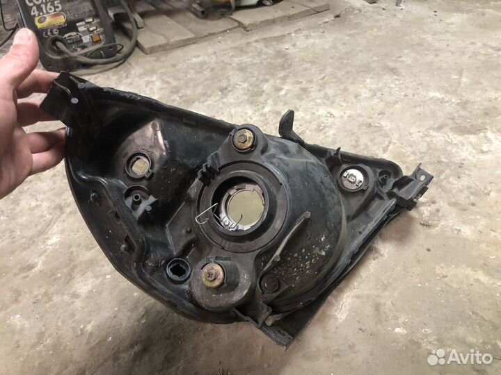 Фара хонда фит