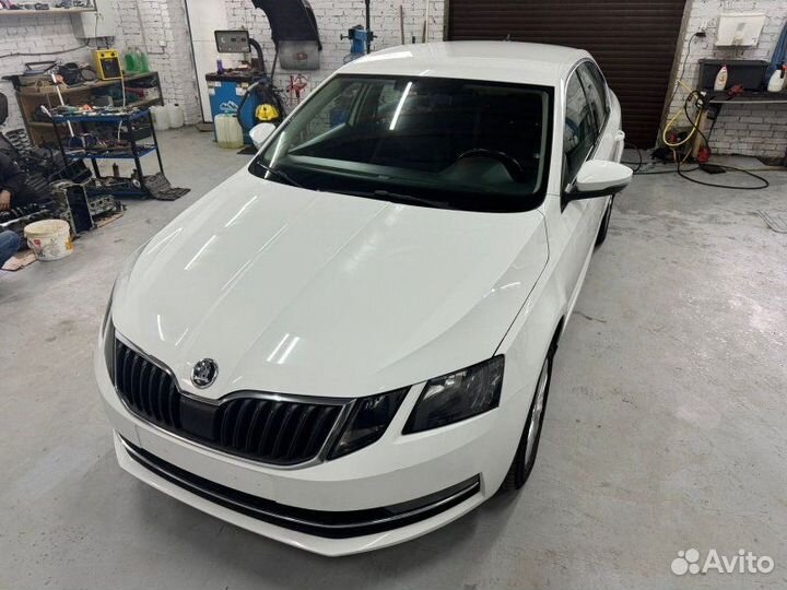 Уплотнитель багажника Skoda Octavia A7 1.6 cwva