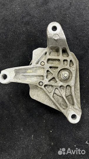 Подушка крепления АКПП Audi Q5