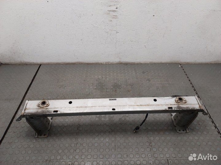 Усилитель бампера Toyota Avensis 3, 2013