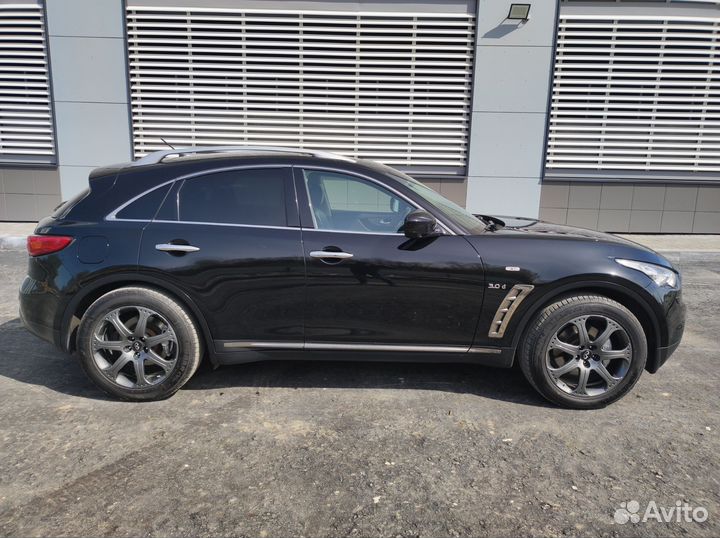 Infiniti QX70 3.0 AT, 2015, 123 200 км