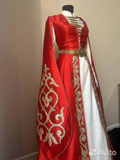 Национальное свадебное платье