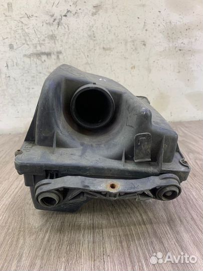 Корпус воздушного фильтра Opel Zafira B Z18XE