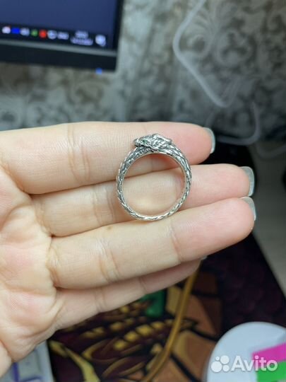 Серебряное кольцо