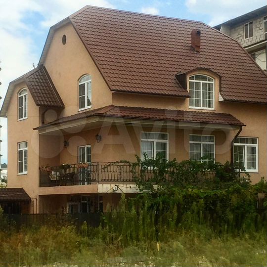 Дом 465 м² на участке 8 сот.