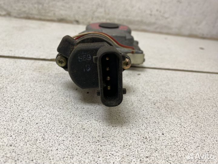 Моторчик стеклоочистителя передний